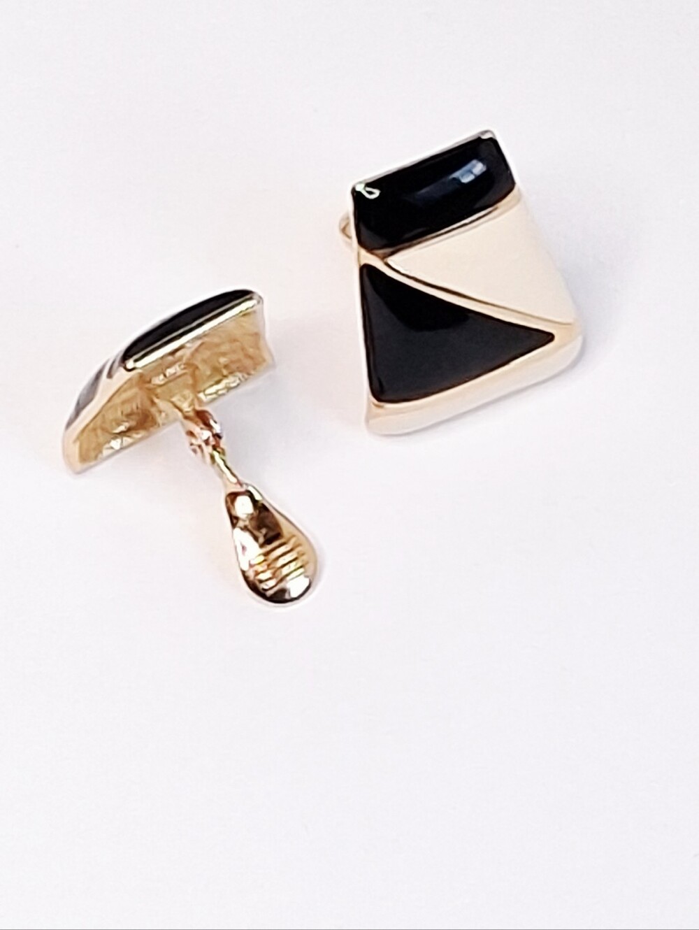 Monet | Vintage | Black and Cream Geometric Triangle | Clip-on Earrings